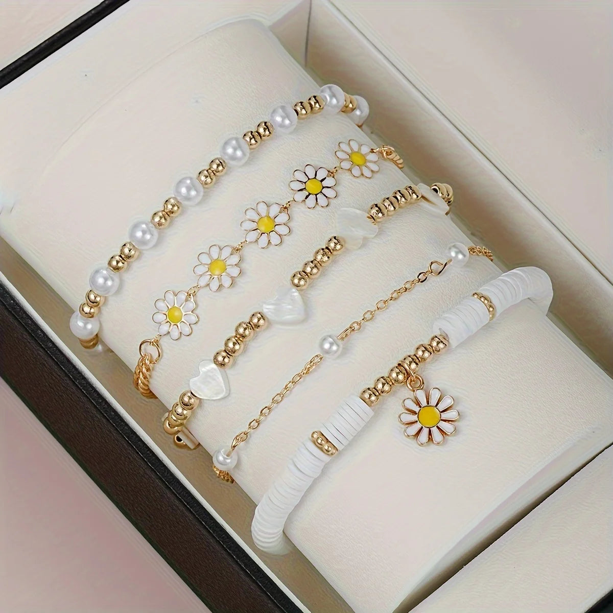 4pcs Vintage Daisy Flower Pendant Faux Pearl Bracelet