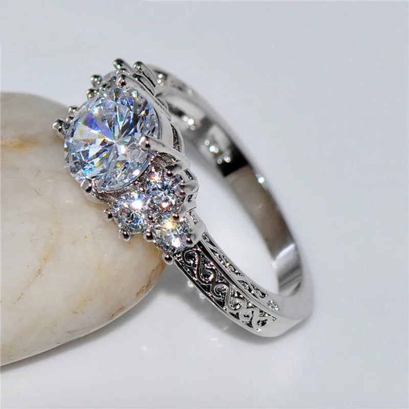 Exquisite Fashion Silver Color Engagement Rings for Women Fashion White Zircon Stones